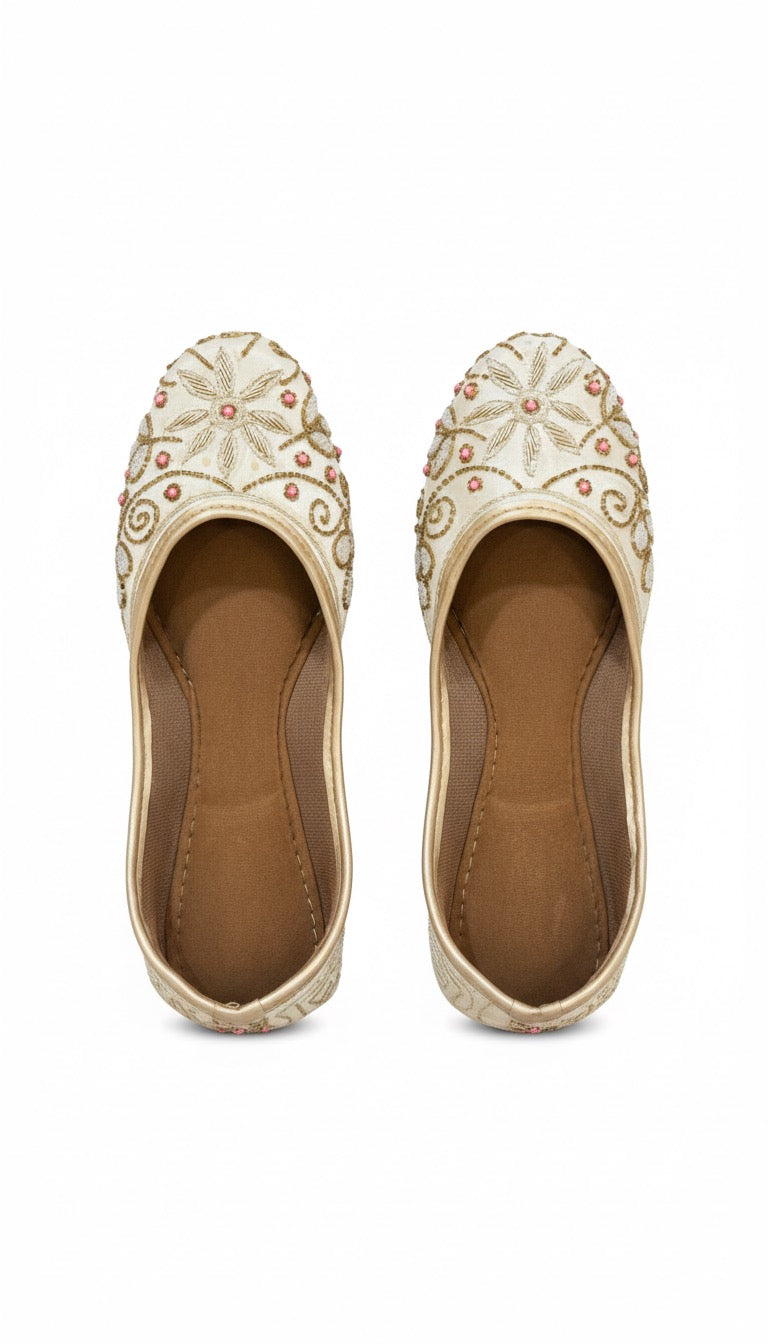 Gulnaar Ivory Embroidered Juttis