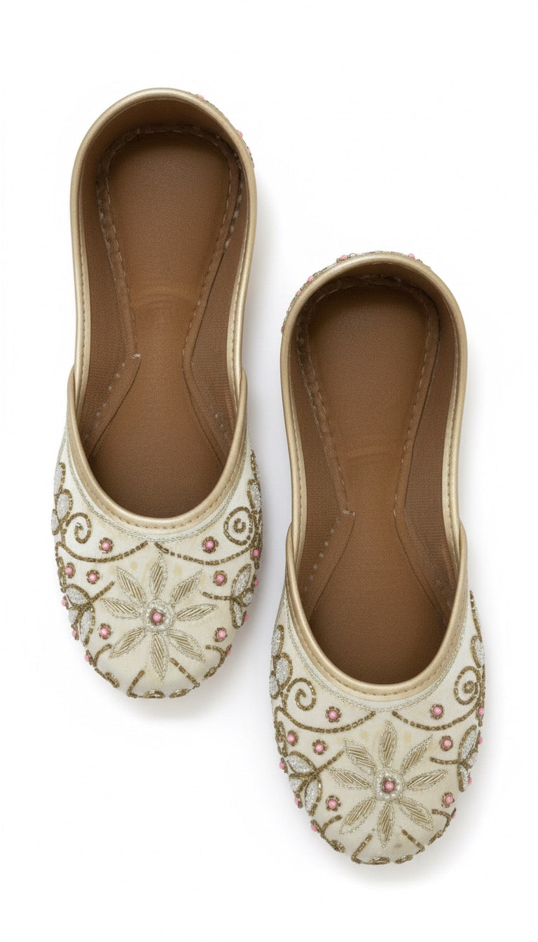 Gulnaar Ivory Embroidered Juttis