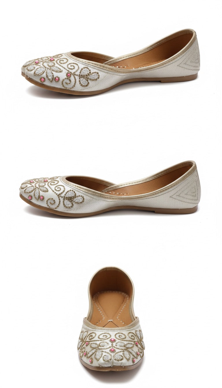 Gulnaar Ivory Embroidered Juttis