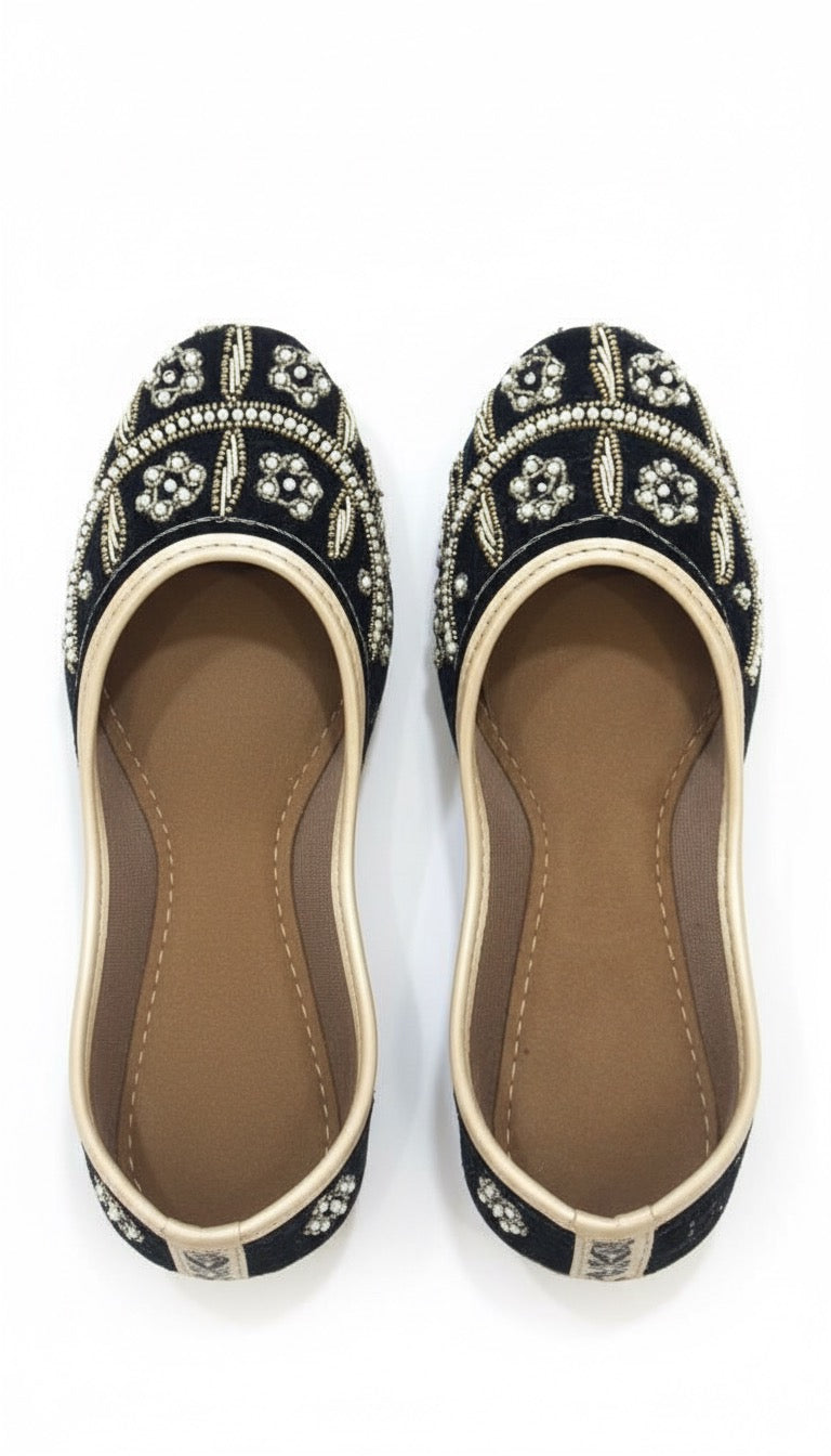 Noor-e-Black Embroidered Juttis