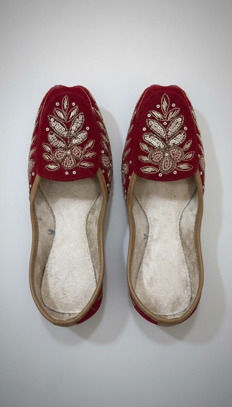 Royal Gulab Velvet Juttis
